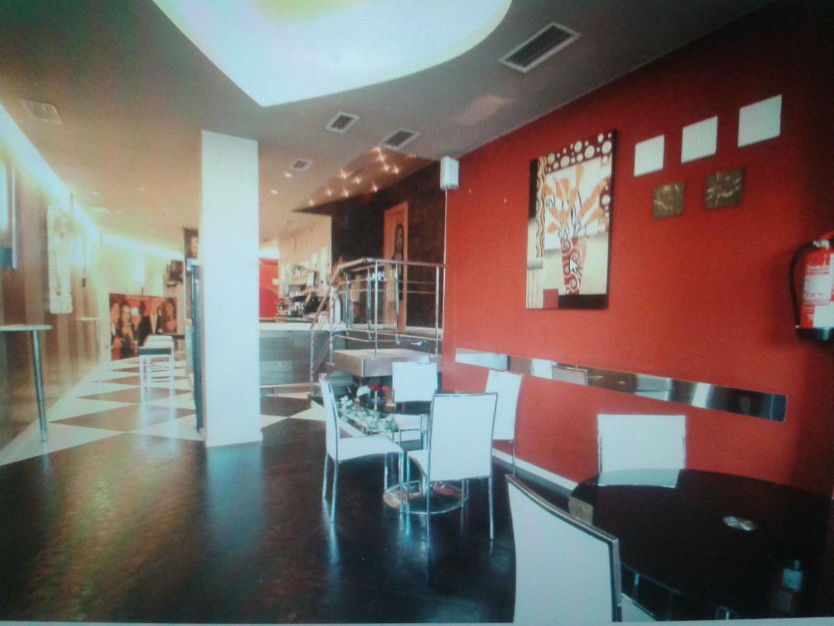 Hostal Texas 2 Fuentes de Ebro Buitenkant foto